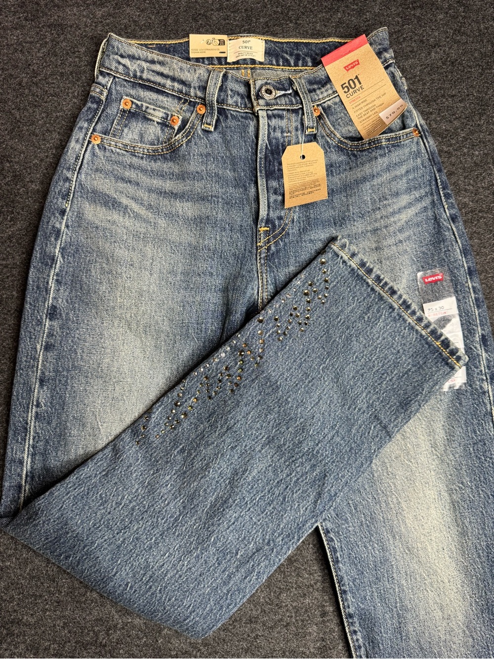New Levi’s 25x30 women’s 501 Curvy Straight Leg Jeans with rhinestone Accent